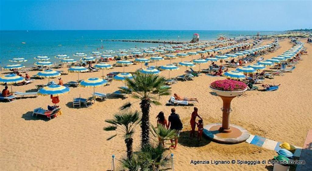 Villa In Lignano Riviera Comfortable Lignano Sabbiadoro Zewnętrze zdjęcie
